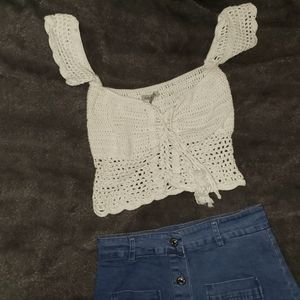 White knit crop top with cute sleeves